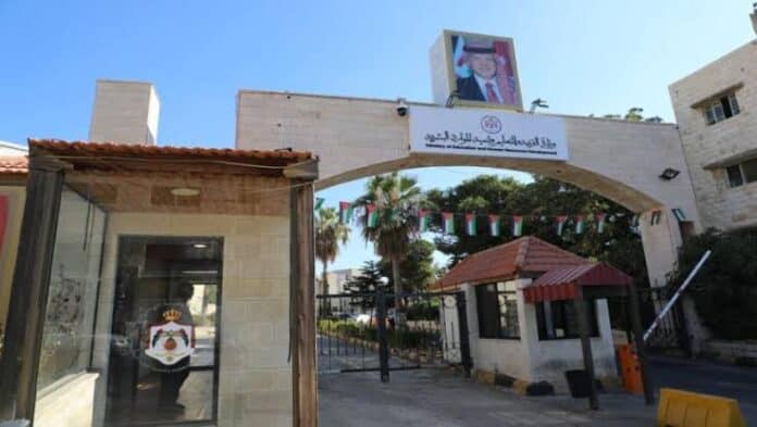 رفع مقاعد الطب وطب الأسنان في الجامعات الأردنية