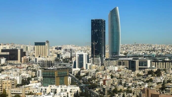 أجواء معتدلة وغيوم على ارتفاعات عالية فوق المرتفعات الجبلية