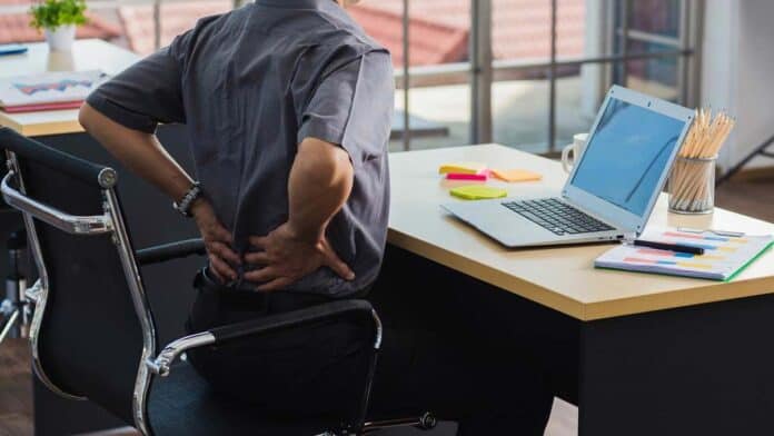 متلازمة الأرداف النائمة.. مخاطر الجلوس الطويل