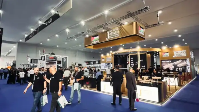 photo-7 معتز العطين متحدث المركز الوطني للتصميم والتطوير جودبي خلال حديثه عن معرض سوفكس 2026