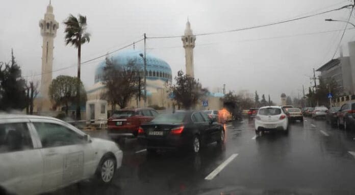 أمطار غزيرة ورعد وبَرَد في الأردن الأحد أمطار غزيرة ورعد وبَرَد في الأردن الأحد