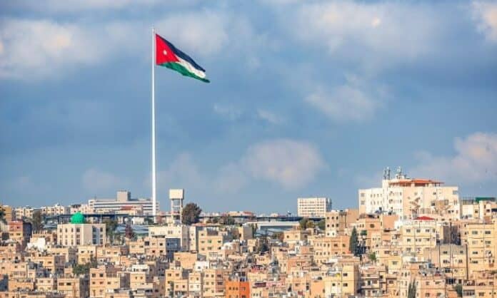 استطلاع يكشف مستوى ثقة الأردنيين بالحكومة